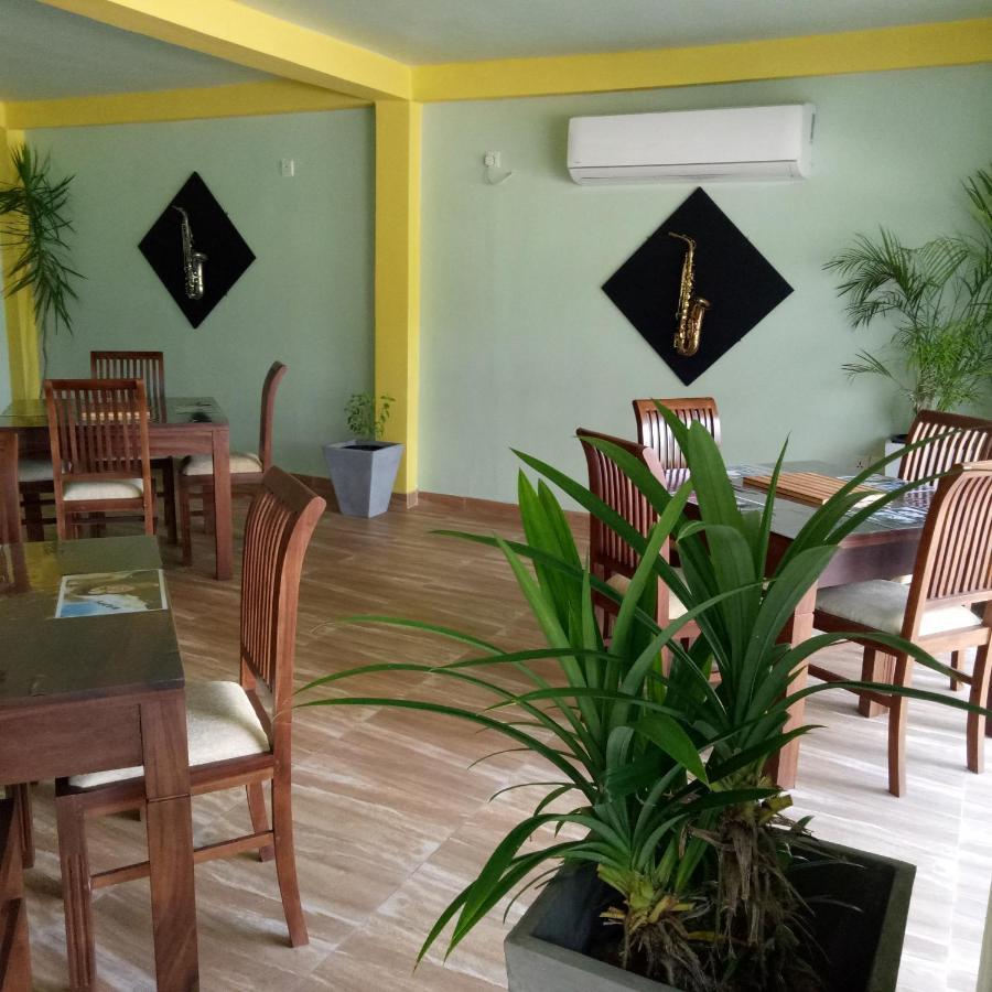 This Is It Airport Hotel And Restaurant Negombo Exterior photo
